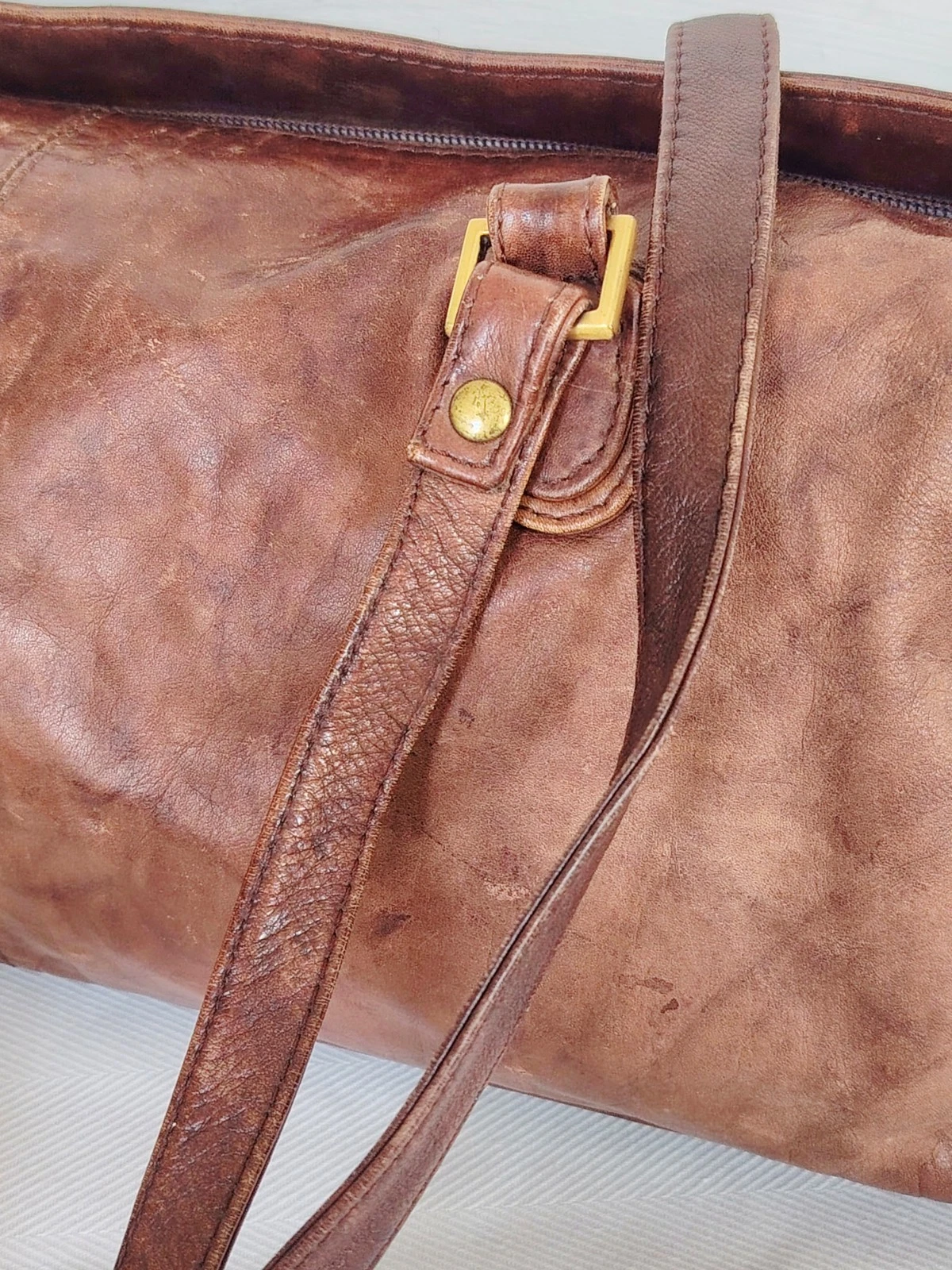 Braune Schultertasche mit Leder Riemen