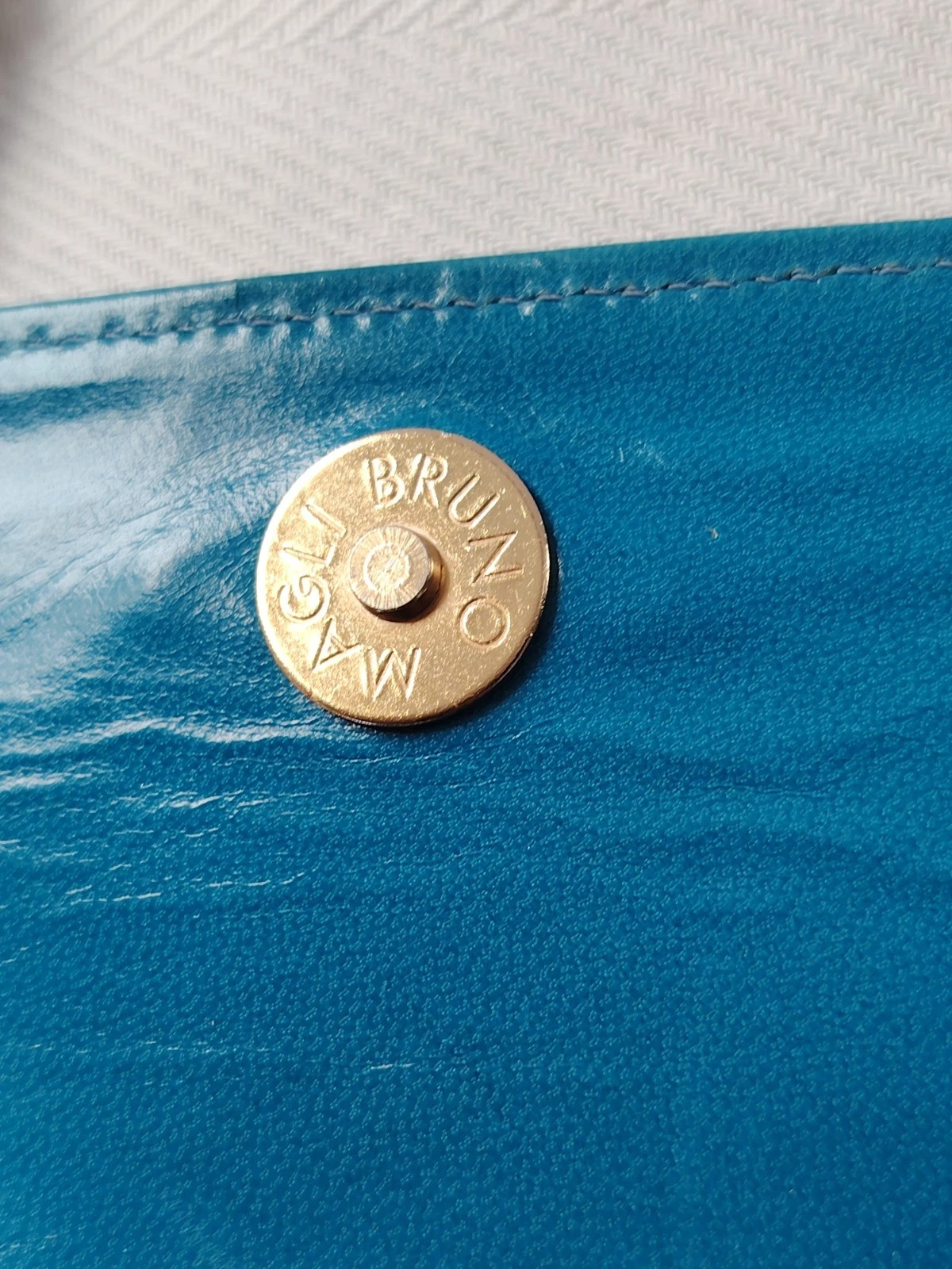Gesteppte Ledertasche für Damen im kleinen Format