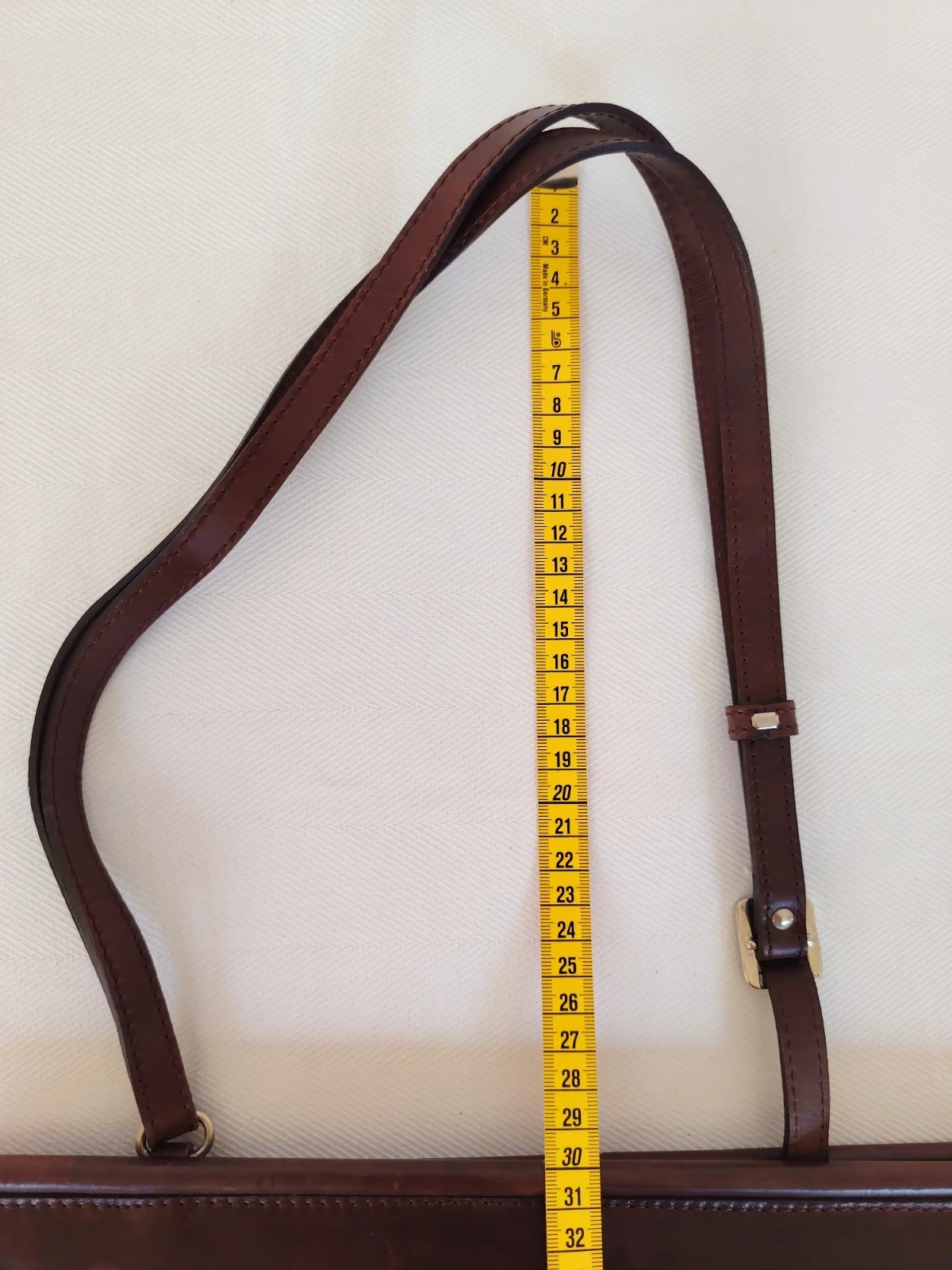 Braune Vintage Leder Tasche mit silberfarbenem Verschluss