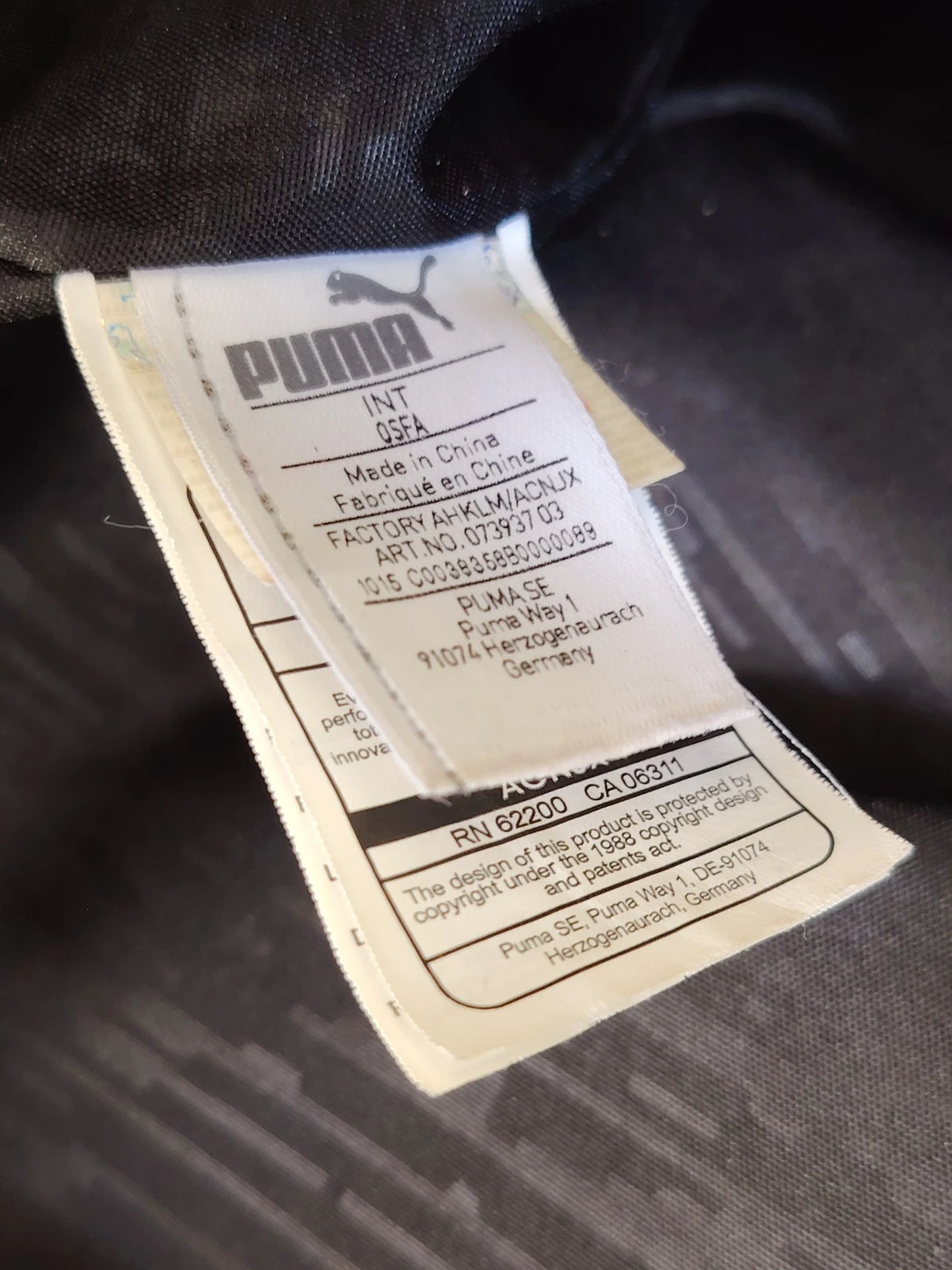 PUMA Damen Tasche mit schwarzem Futter