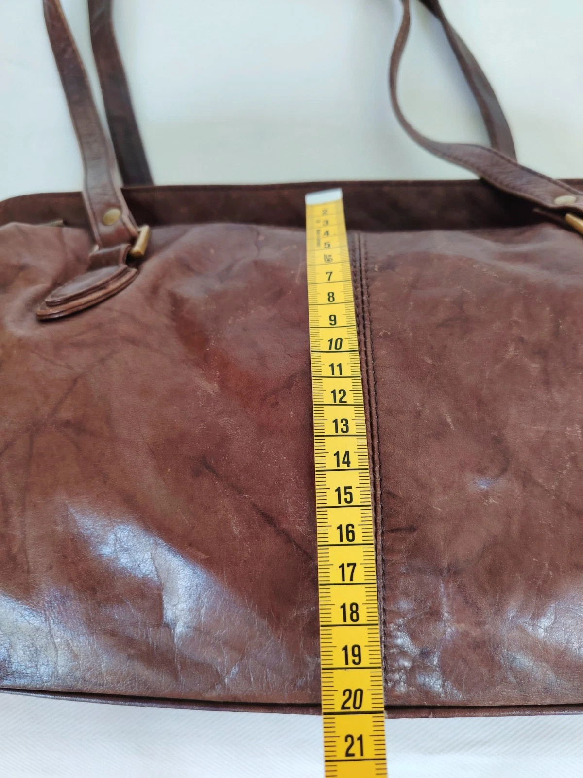 Vintage Damen Schultertasche mit goldfarbenem Verschluss