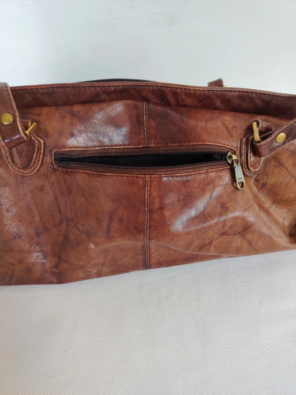 Vintage Ledertasche Damen mit schwarzem Polyesterfutter